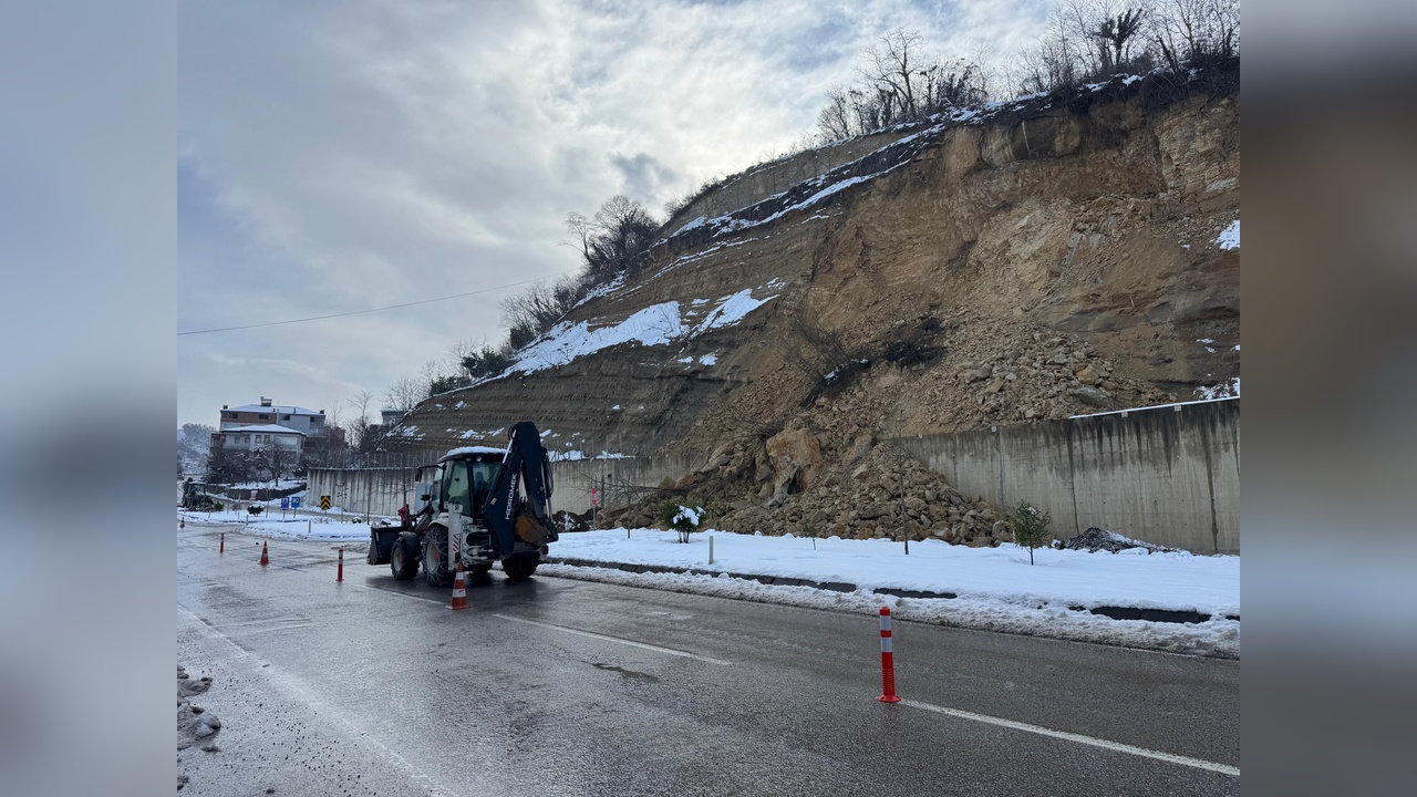 Ordu'da Heyelan Anları Kameralara Yansıdı