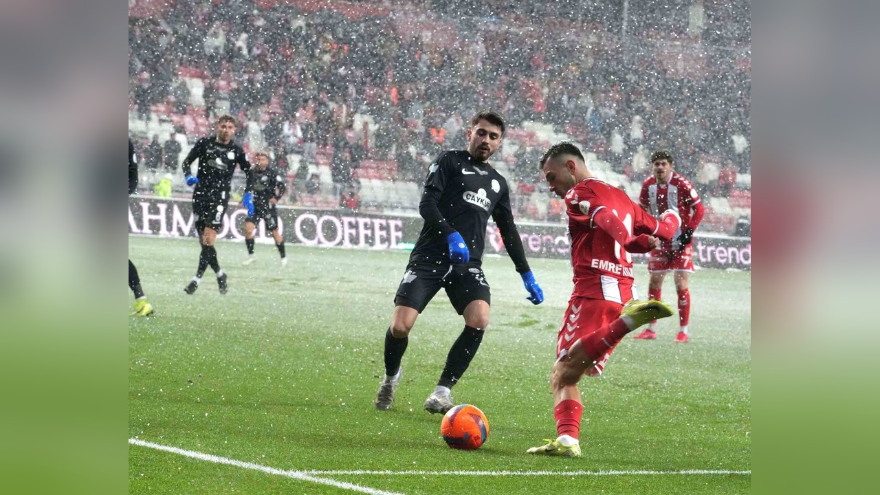 Samsunspor ve Çaykur Rizespor Arasındaki Mücadele Beraberlikle Devam Ediyor