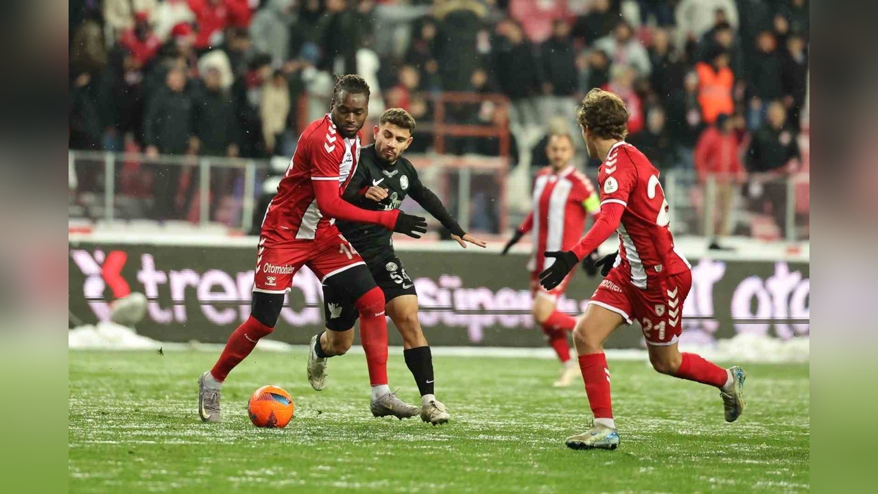 Çaykur Rizespor, Samsunspor'u 3-2 Yenerek Üst Sıralara Tırmandı