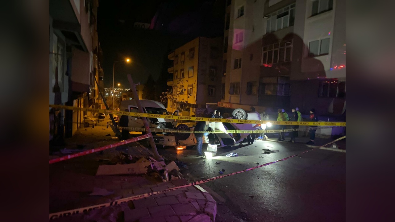 Minibüs ve otomobil kazasında can kaybı yaşandı
