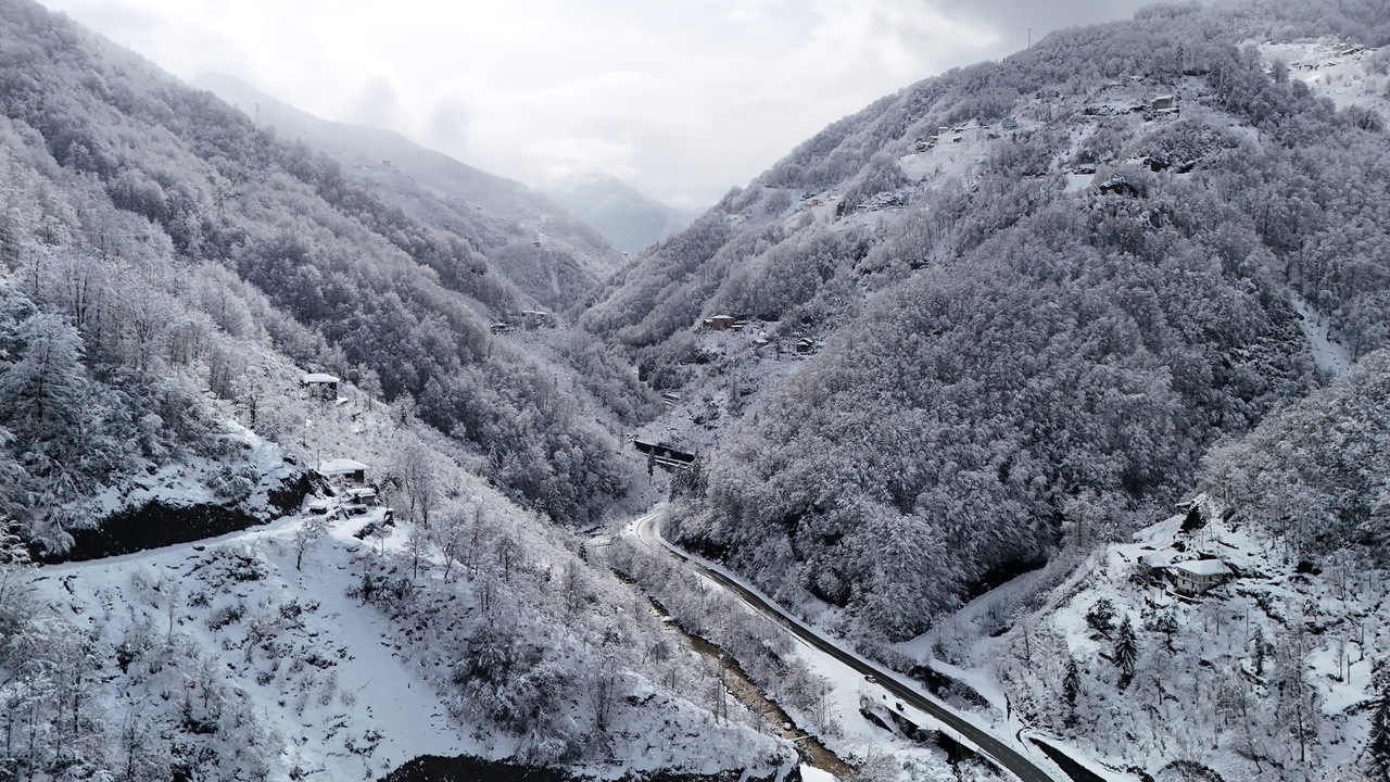 Karla Kaplı Trabzon ve Rize Yaylaları Göz Kamaştırıyor