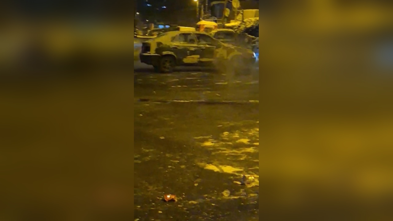 Şişli'de Kar Yağışı Sırasında Drift Yapan Sürücü Kameralara Yansıdı