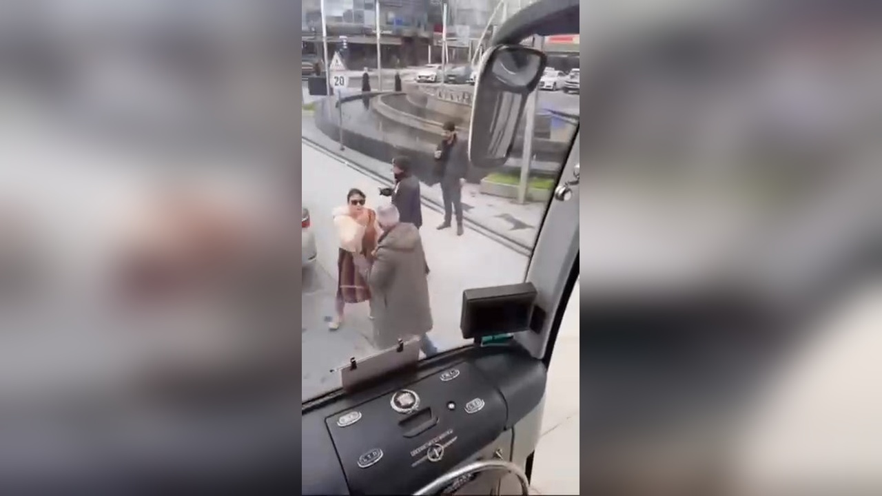 Başakşehir'de Yol Verme Tartışması Güvenlik Kameralarına Yansıdı