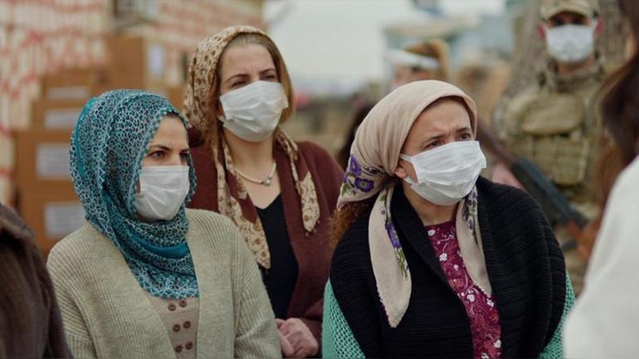 Uzak Şehir, Zirvede Kalmayı Başardı: Alya'nın Dikkat Çeken Mesajı