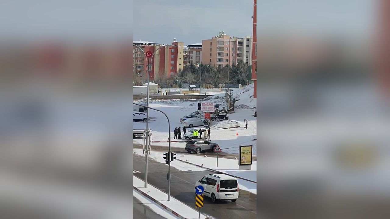 Siirt'te Kar Yağışı Hayatı Olumsuz Etkiledi