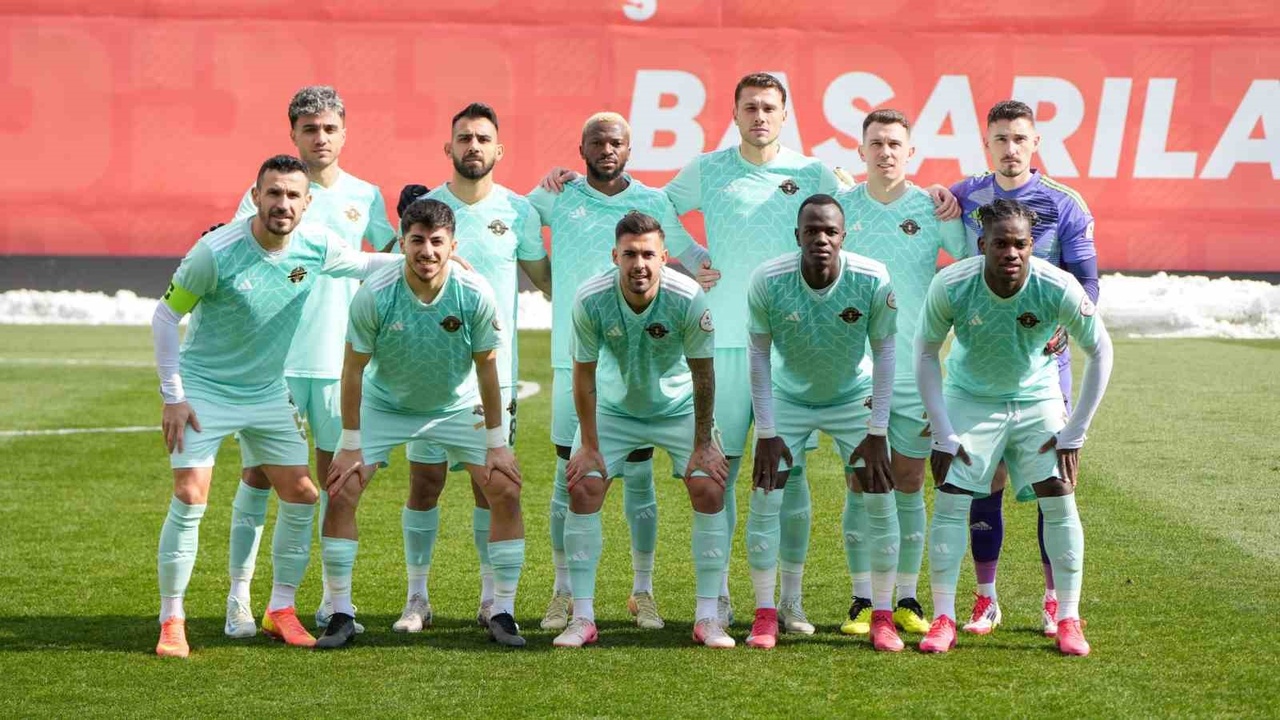 Pendikspor ve Esenler Erokspor Beraberlikte Karşılaştı