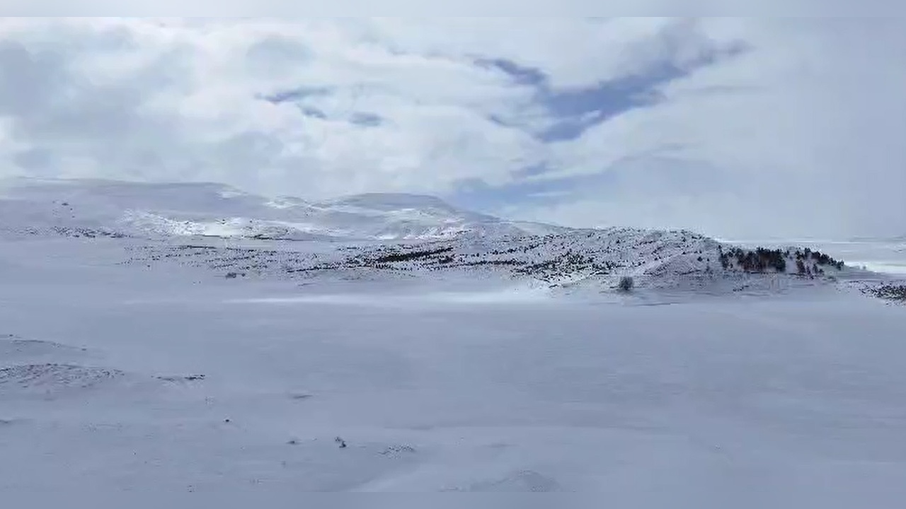 Altınyayla'da Soğuk Hava Rekoru: Eksi 19 Dereceyi Gördü