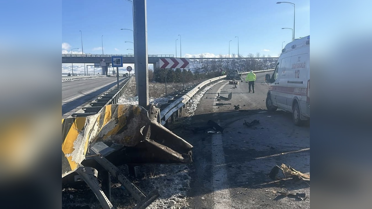 Niğde'de Trafik Kazası: Bir Kişi Hayatını Kaybetti, İki Kişi Yaralandı