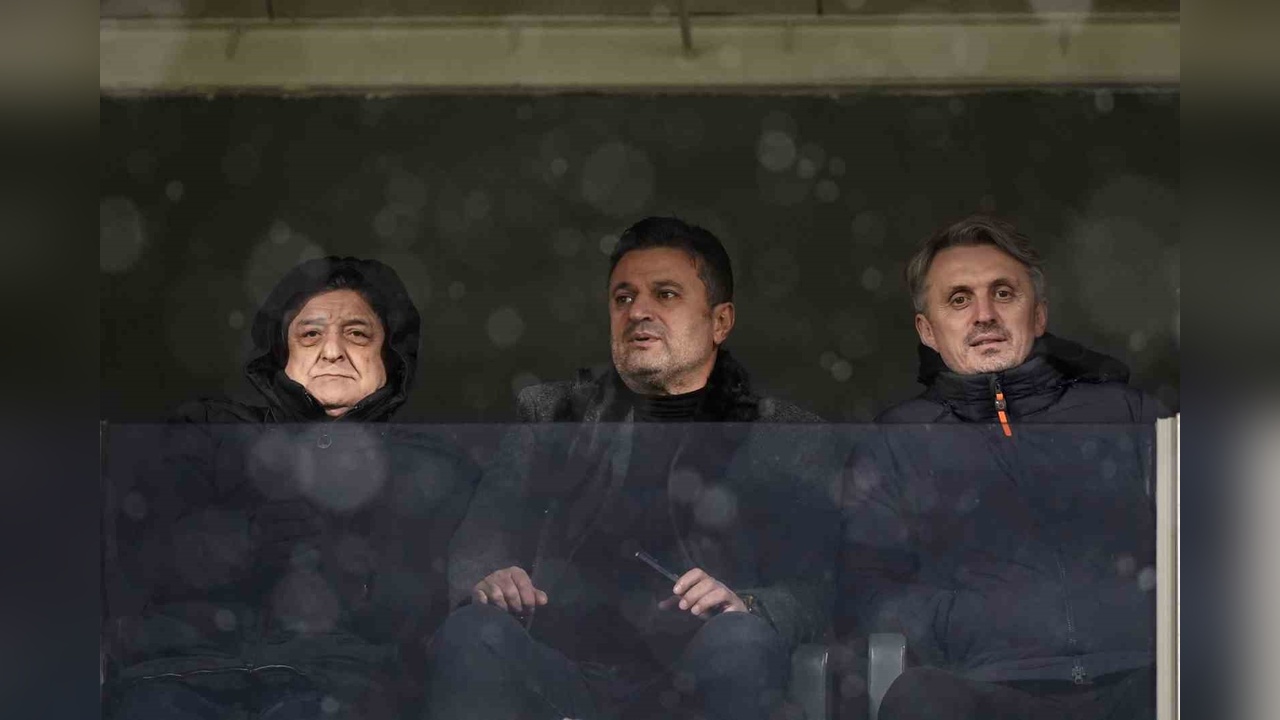 Ümraniyespor-Sakaryaspor Maçında Futbolseverler Bir Araya Geldi