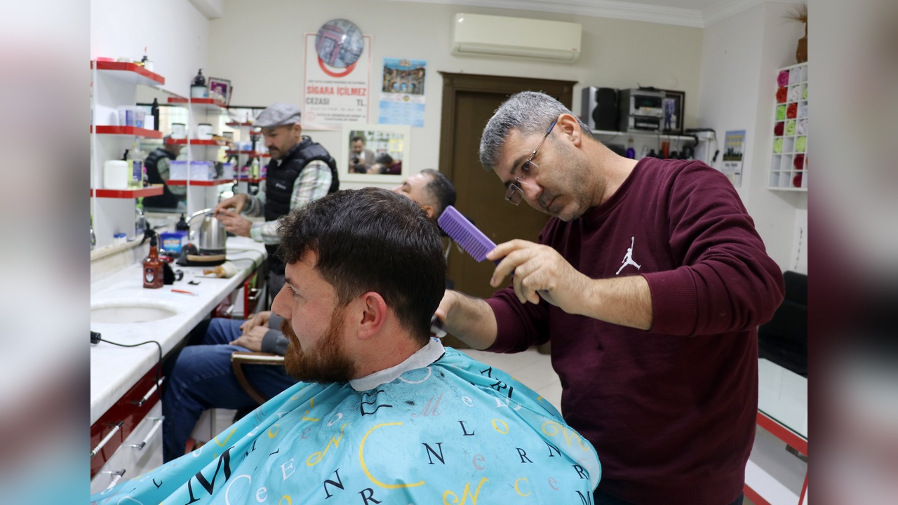 Antalya'da Berber Tarifesi Üzerinde Anlaşmazlık Yaşanıyor