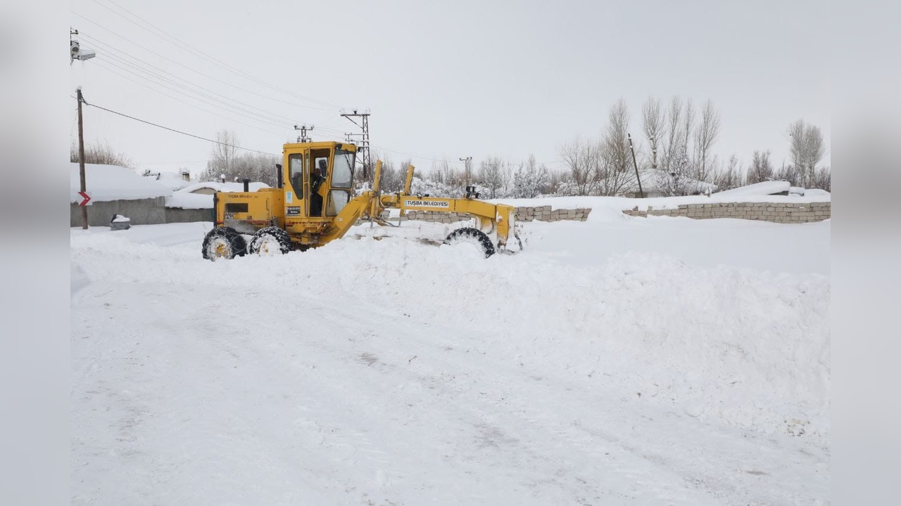 Van'daki 436 Yerleşim Yeri İçin Yol Çalışmaları Tamamlandı
