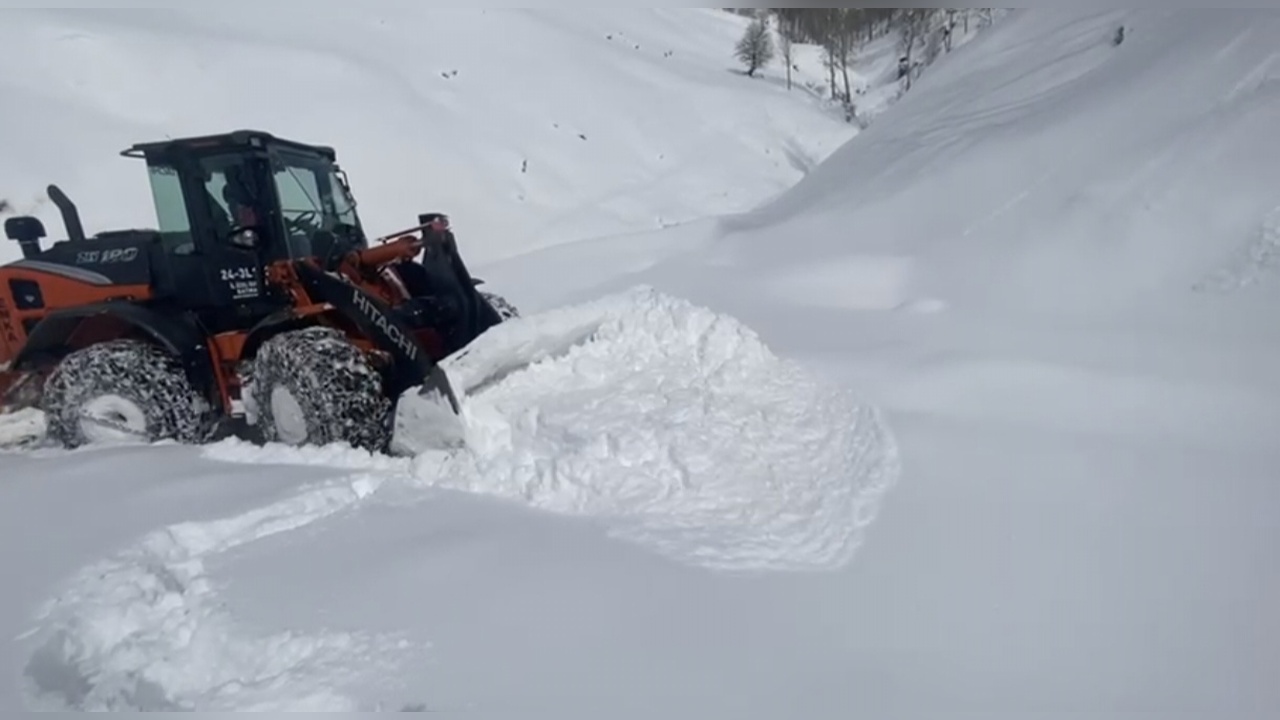 Sason'daki Kış Koşulları: 57 Köy Yolundan 47'si Yeniden Ulaşıma Açıldı