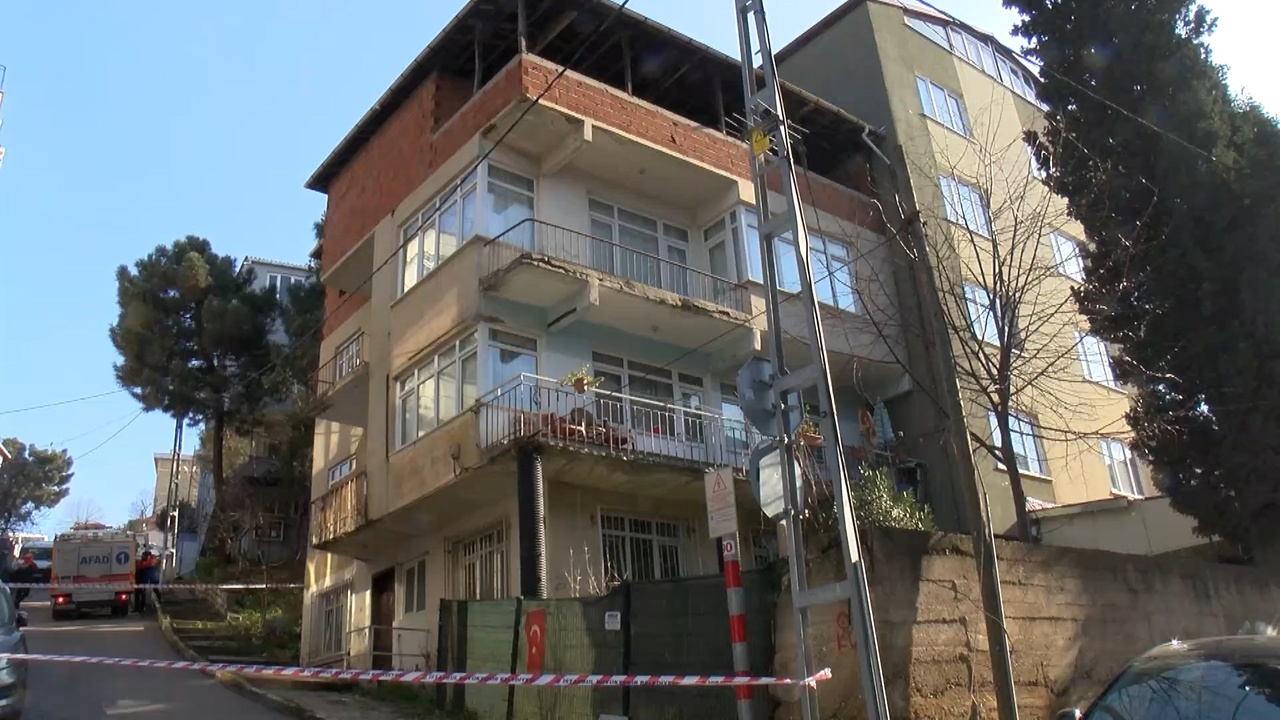 Pendik'te Tehlike Oluşturan Bina Tahliye Edildi