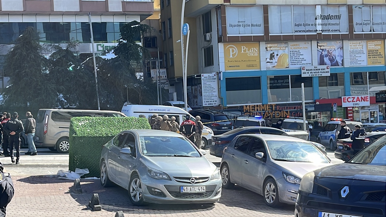 Bir Lokantada Silahlı Saldırı: Bir Kişi Vuruldu ve Müşteriler Rehin Alındı