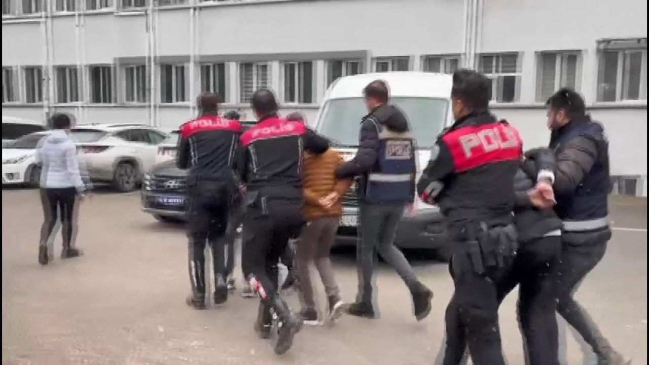 Bursa'da Fuhuş Operasyonu Gerçekleştirildi, Dört Kişi Tutuklandı