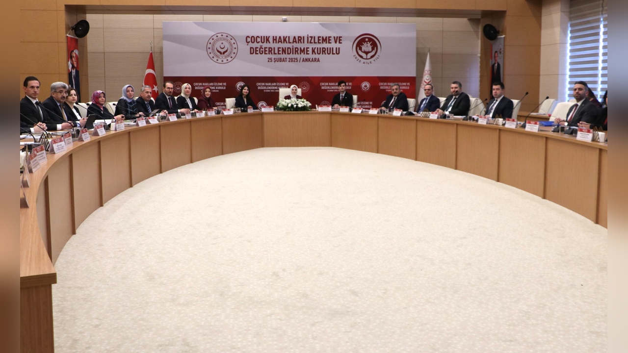 Dijital Bağımlılıkla Mücadelede Yaş Kısıtlaması Düzenlemesi Tamamlandı