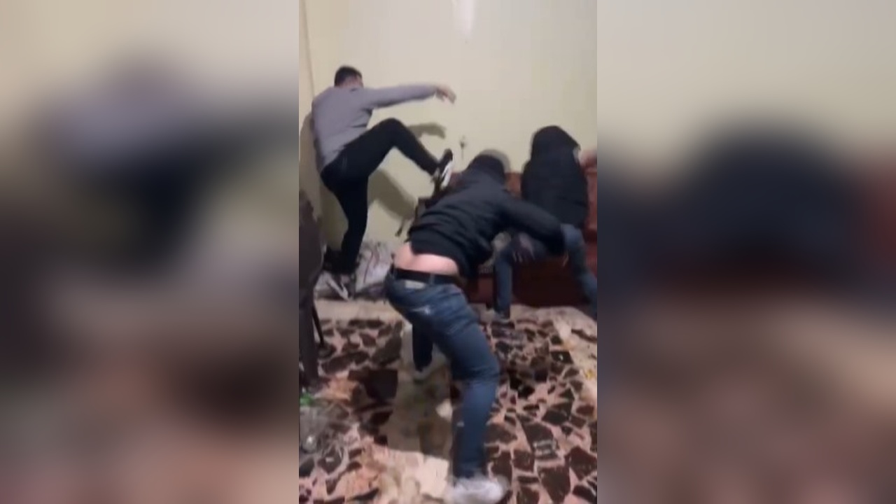 Küçük Çocuğun Dövülmesi Üzerine Kavga: Bir Kişi Hayatını Kaybetti