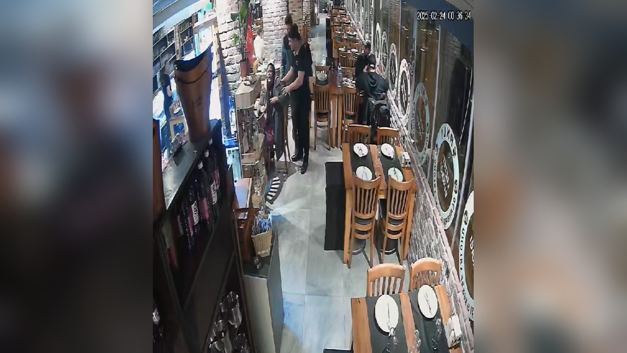 Turistin Hayatı 'Heimlich' Manevrası ile Kurtarıldı