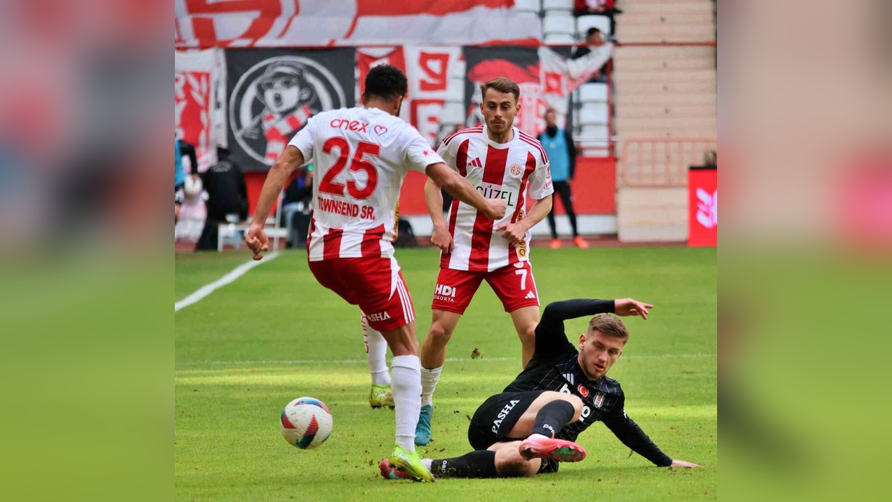Beşiktaş, Ziraat Türkiye Kupası'nda Antalyaspor'u Geçti