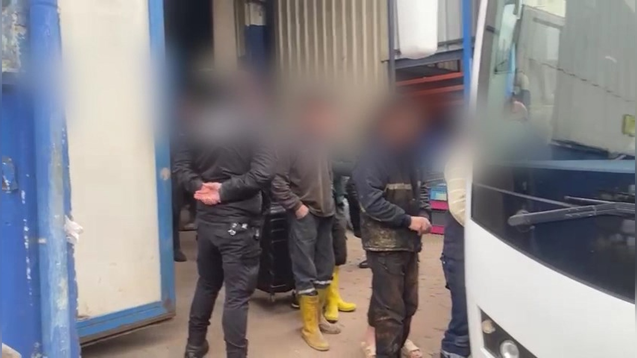 Bursa'da Kaçak Çalıştırma Operasyonu: 4 Gözaltı