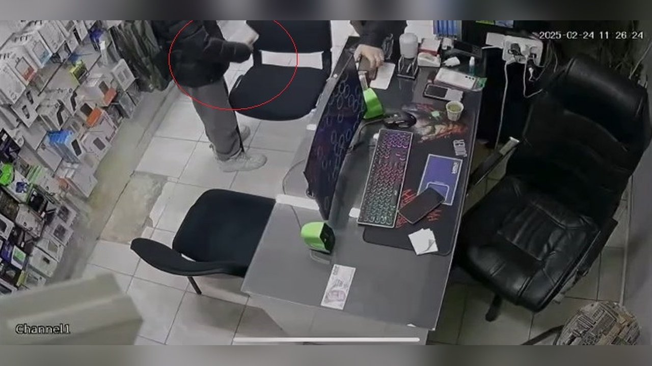 Elazığ'da Hırsızlık Olayı: 60 Bin TL Değerinde Cep Telefonu ve Aksesuarları Çalındı