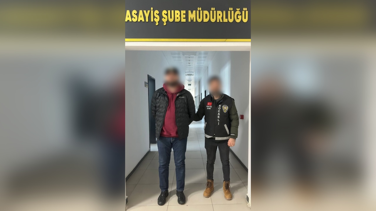 Kırmızı Bültenle Aranan Şüpheli Kocaeli'nde Ele Geçirildi