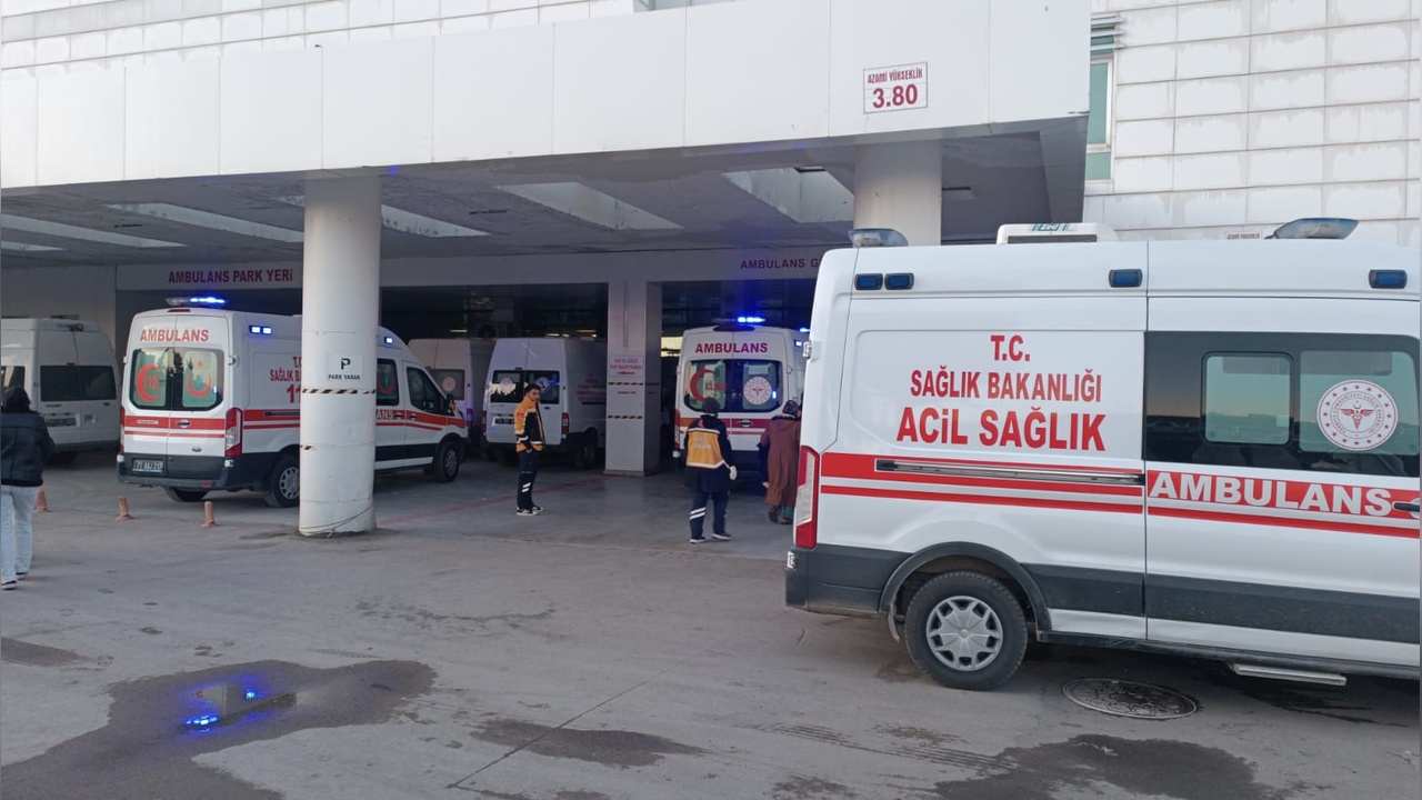 Kırıkkale'de Gıda Zehirlenmesi Şüphesi: 29 Kişi Hastaneye Sevk Edildi