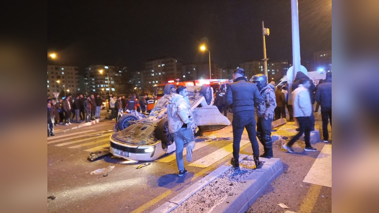 Diyarbakır'da Trafik Kazası: 4 Kişi Yaralandı