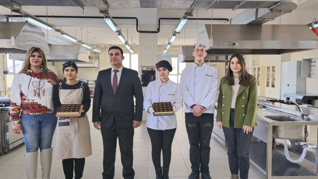 Öğrencilerden Yenilikçi Çikolata Üretimi: Zeytinli ve Kabaklı Seçenekler