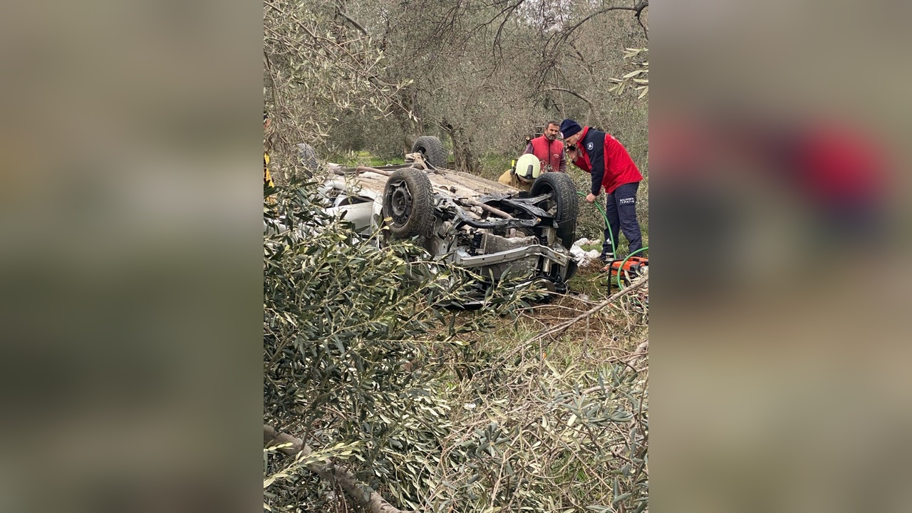 Tarlaya Uçan Otomobil Kazasında İki Kişi Hayatını Kaybetti