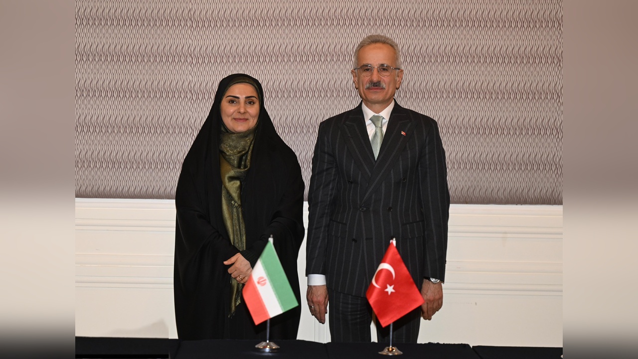 Uraloğlu ve Sadegh, Yol ve Şehircilik İşbirliğini Görüştü
