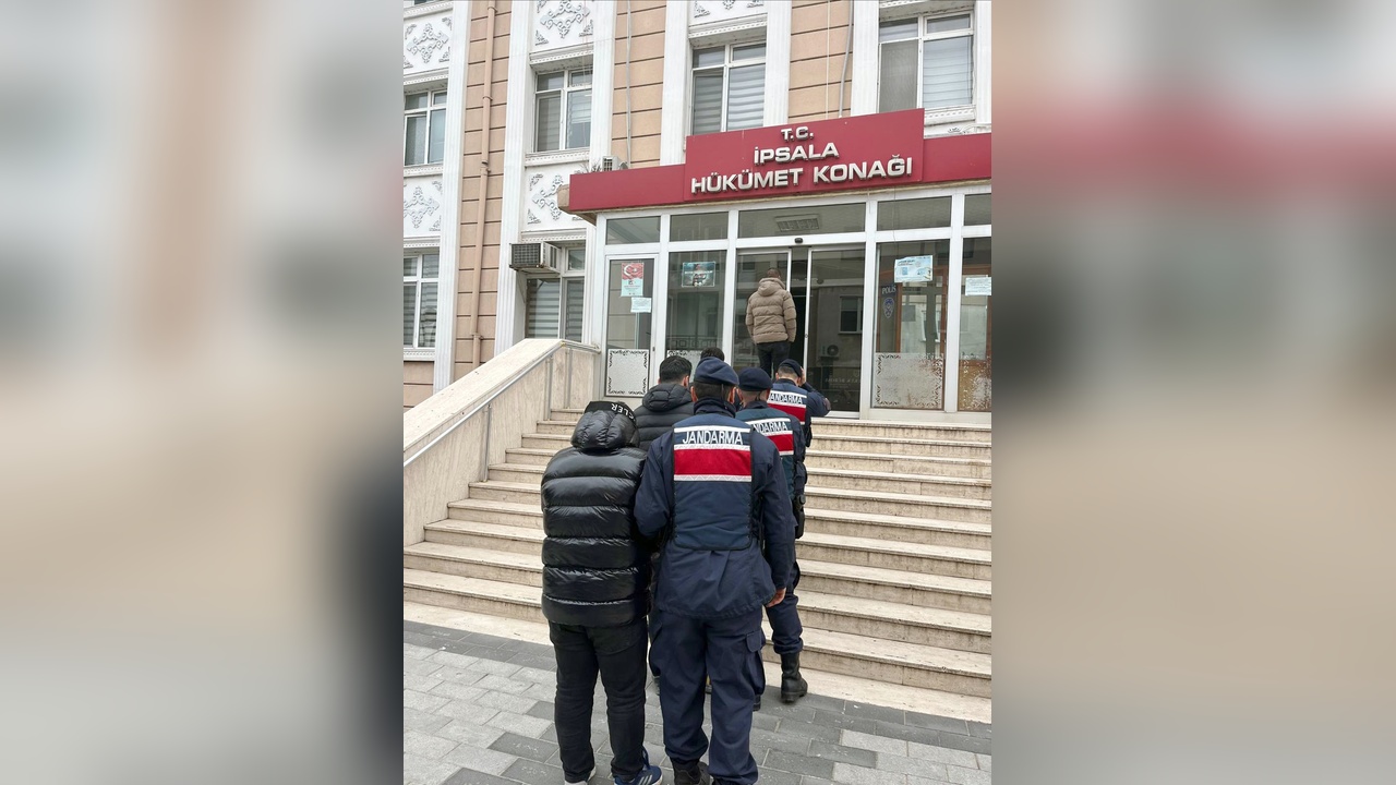 Yunanistan'a Kaçmaya Çalışan 3 Kişi Yakalandı