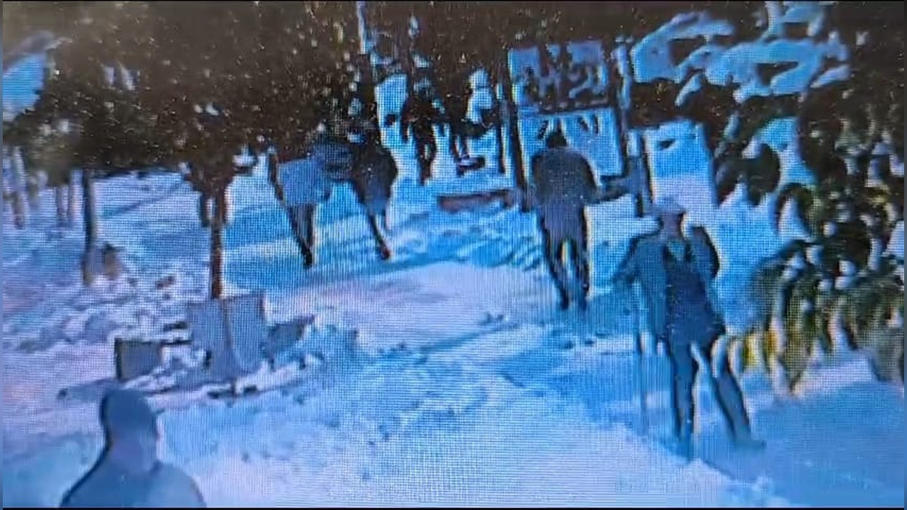 Karla kaplı yolda düşen yaşlı adam hayatını kaybetti