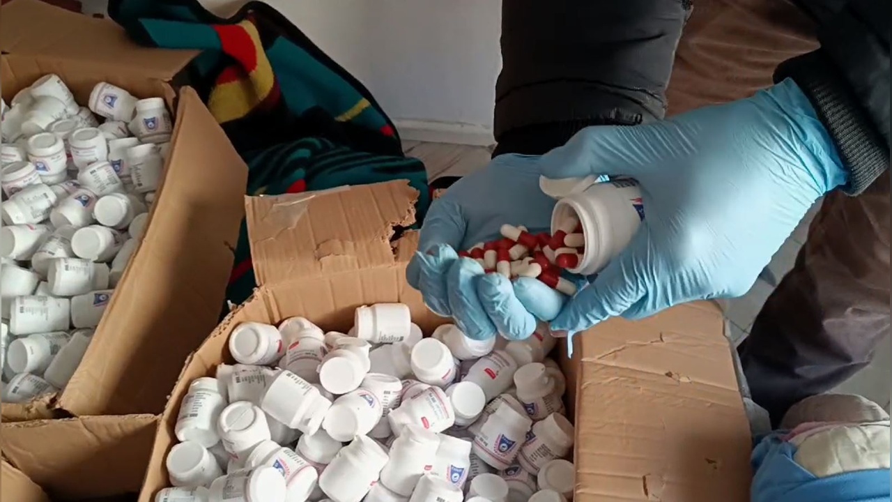 Samsun'da Sentetik Ecza Operasyonu: 170 Bin Hap Ele Geçirildi