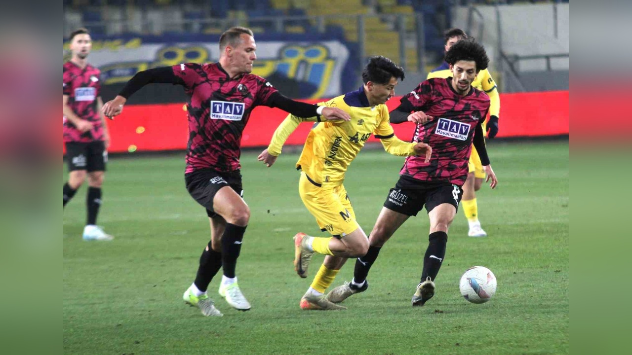 Ziraat Türkiye Kupası'nda İlk Yarıda Gol Yok