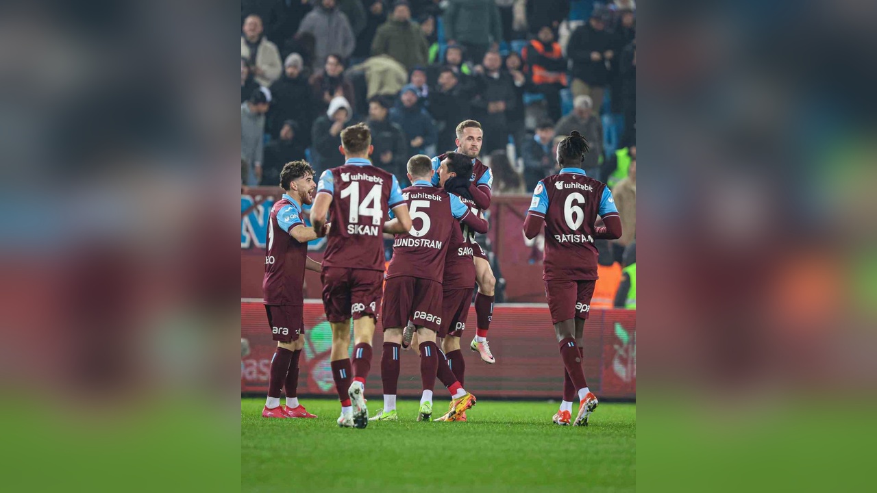 Trabzonspor, Çaykur Rizespor'u İlk Yarıda Geçti