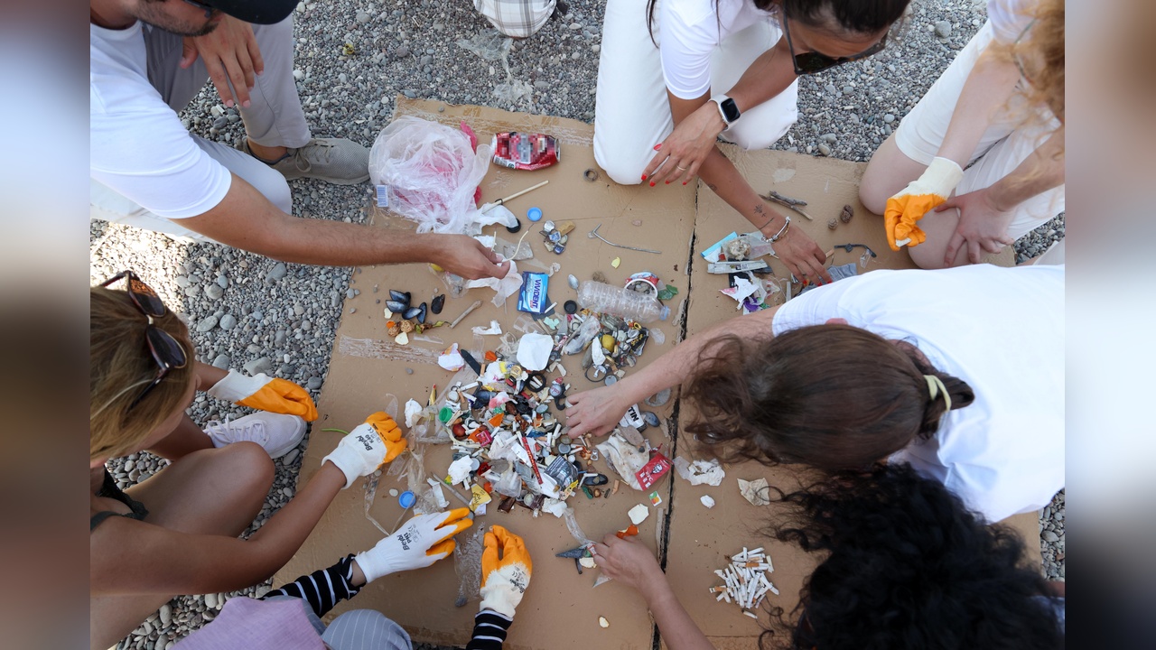 Atık Temizliği ve 'Plastik Gerçekleri' Raporu Hazırlandı