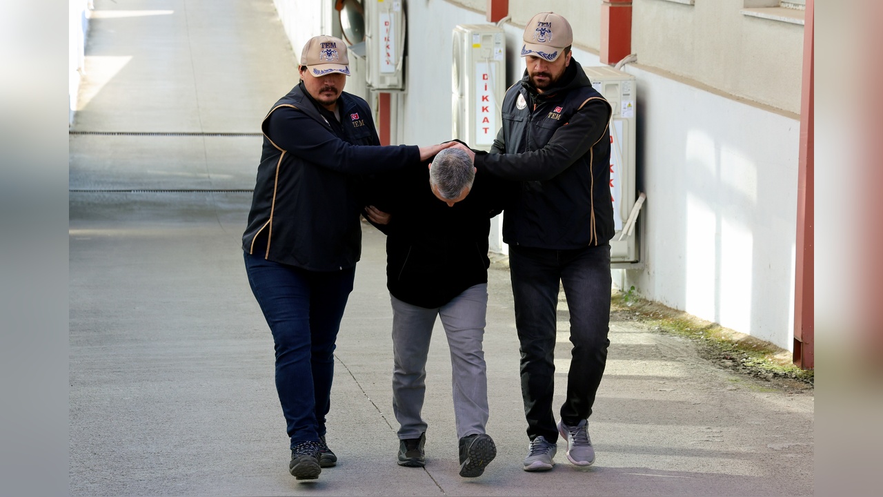 FETÖ'nün Mahrem İmamı Komiser Yardımcılığı Sınav Sorularıyla Yakalandı
