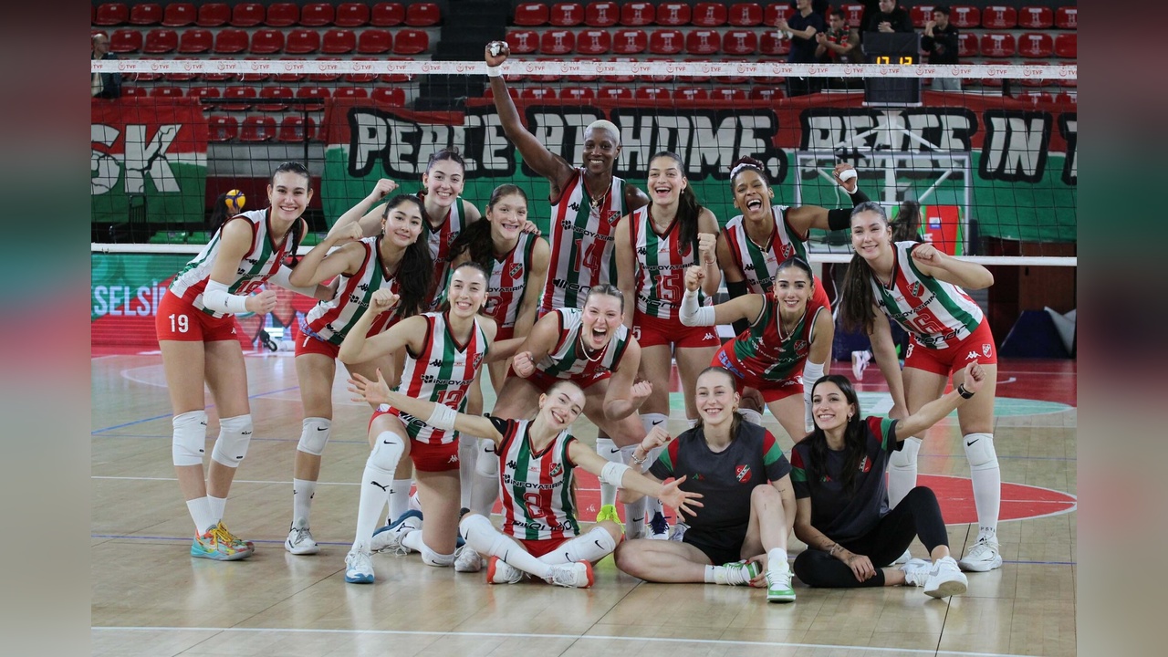 Karşıyaka, Voleybol Play-Off'larına Hazırlanıyor