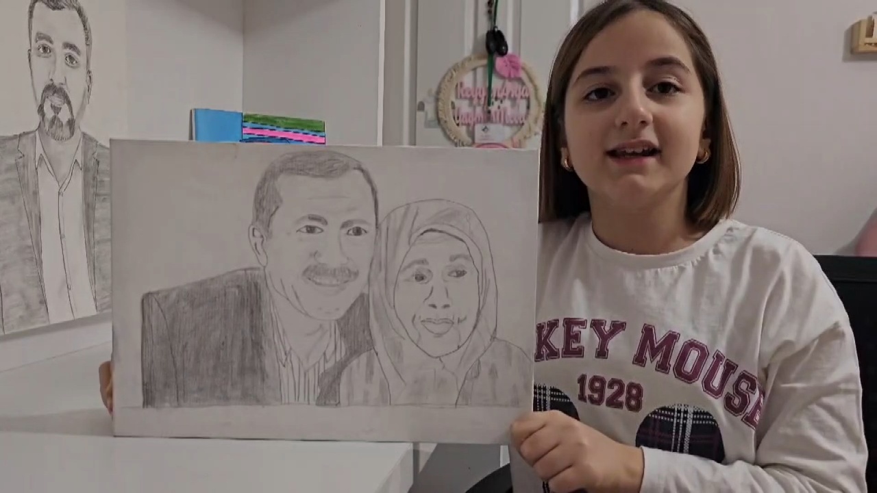Küçük Yaşta Sanatçı: 6 Yılda 50'den Fazla Karakalem Eseri