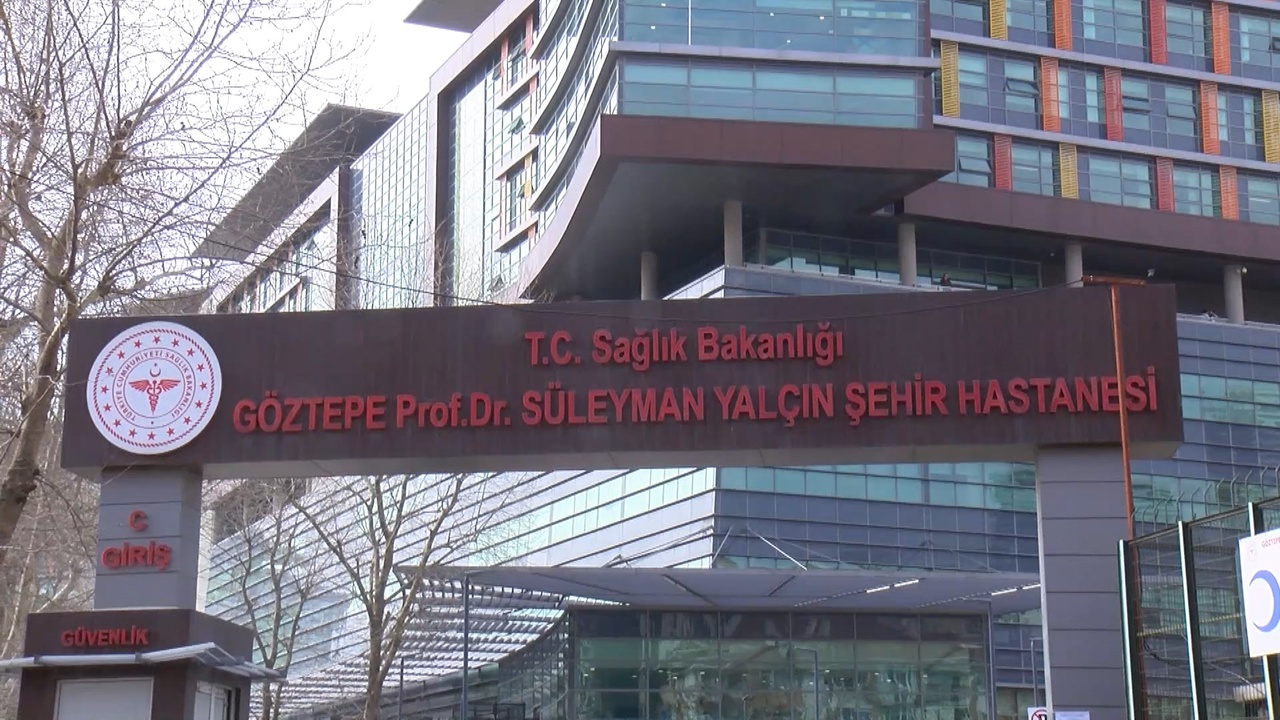 Ünlü Oyuncu Naşit Özcan Beyin Kanaması Geçirdi