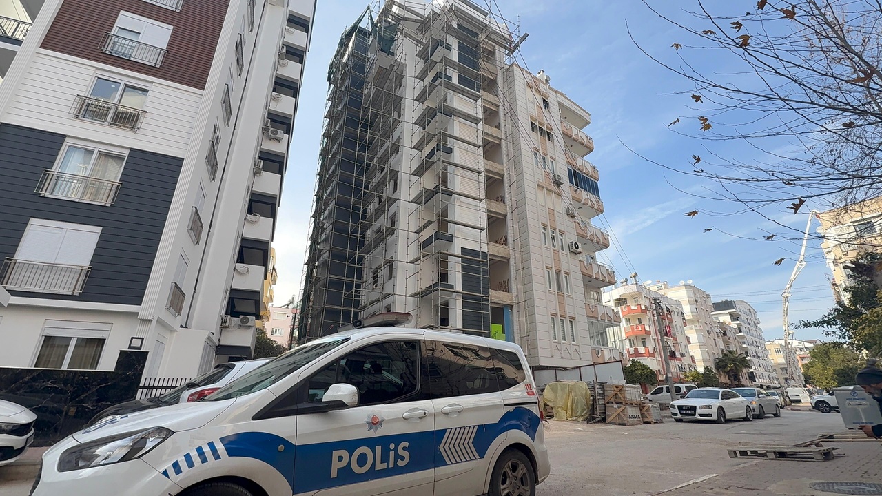 İnşaatta Trajik Kaza: 7. Kattan Düşen İşçi Hayatını Kaybetti