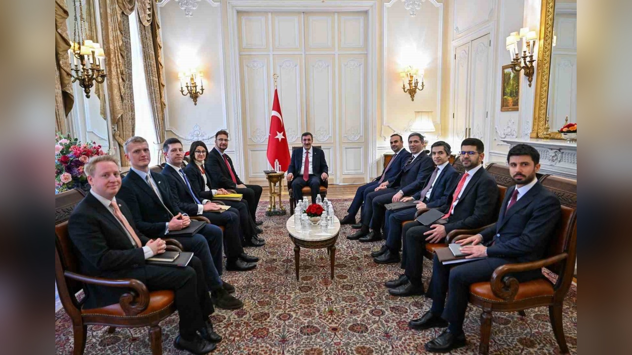 Yılmaz ve Khan Arasında Görüşme Gerçekleşti