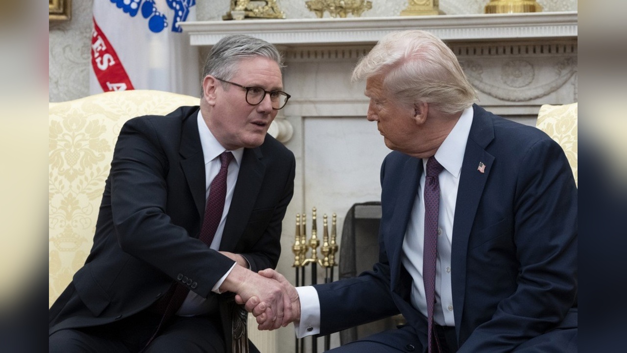 Trump ve Starmer Beyaz Saray'da Bir Araya Geldi