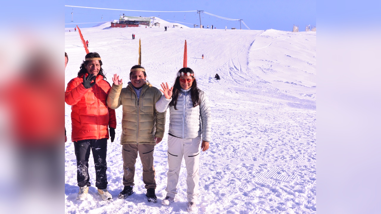 Waorani Kabilesi Üyeleri, Uludağ'da Kar Deneyimi Yaşadı
