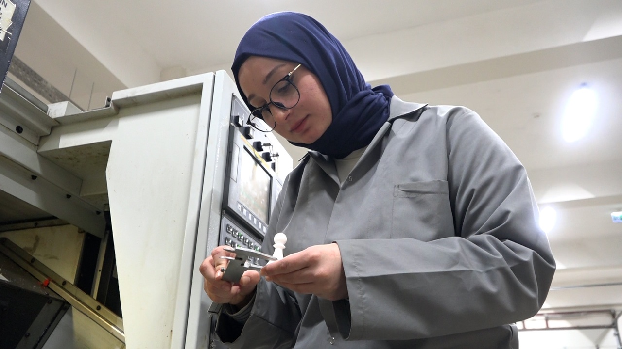 Tek Kız Öğrenci Nisa Nur'un Mühendislik Hayali