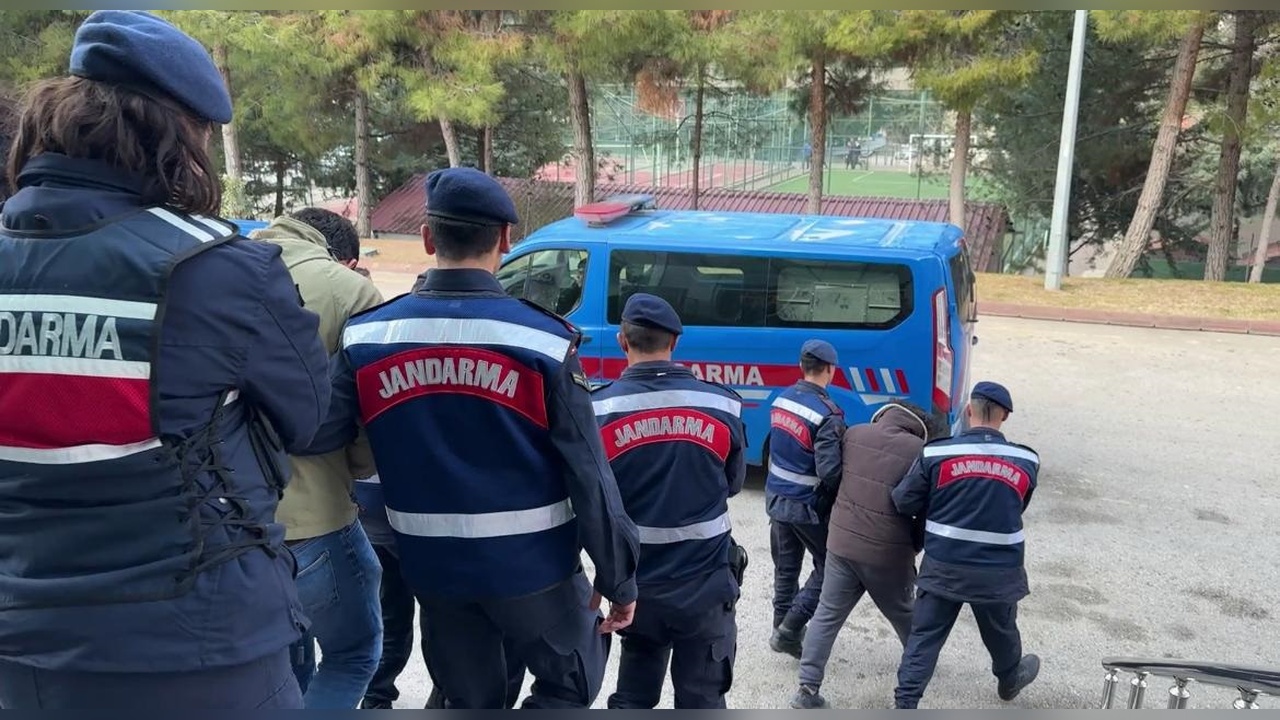 Sahte Çekle Dolandırıcılık: İki Şüpheli Tutuklandı