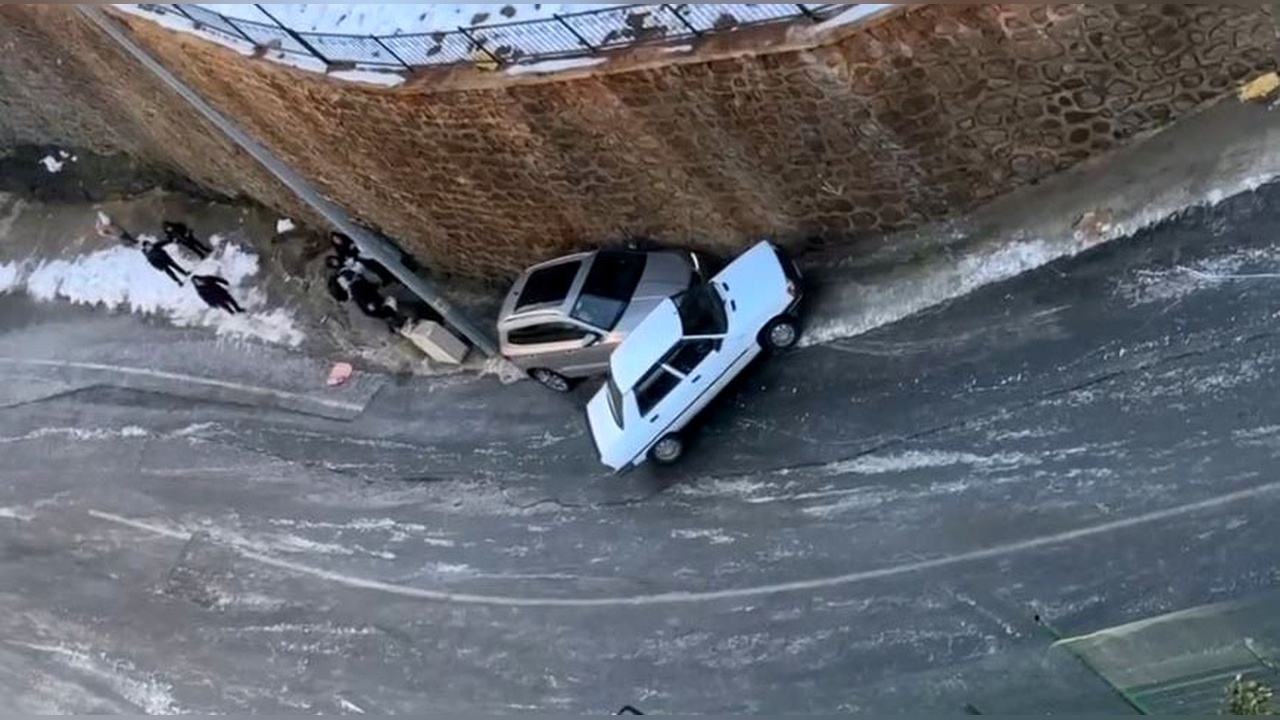 Trabzon'da Buz Pistine Dönüşen Yolda Sürücüler Zor Anlar Yaşadı