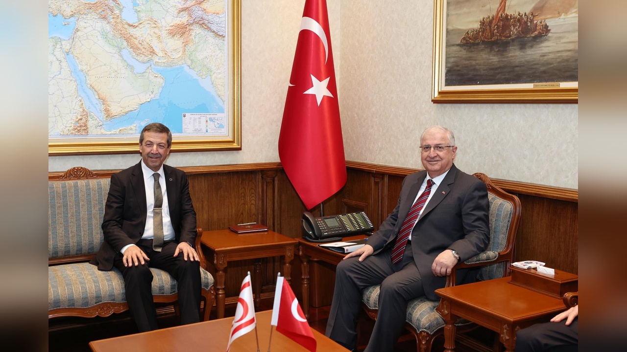 Bakan Güler ve KKTC Dışişleri Bakanı Ertuğruloğlu Arasında Görüşme Gerçekleşti