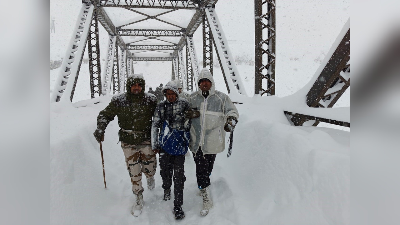 Hindistan'da Çığ Felaketi: 41 Kişi Mahsur Kaldı